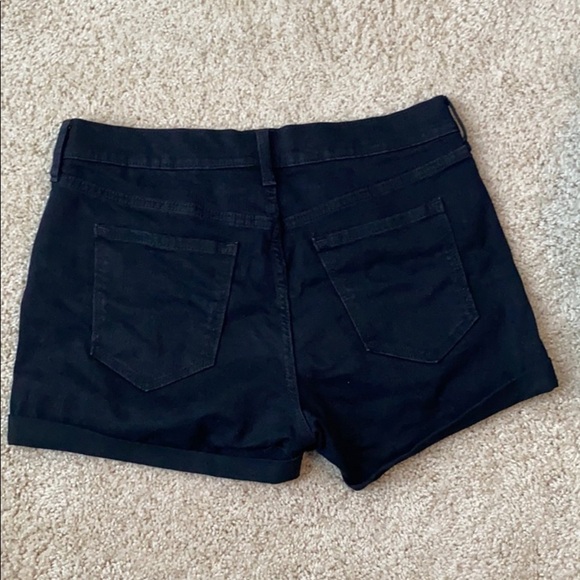 Size 10 distressed black shorts Old Navy - Picture 2 of 4
